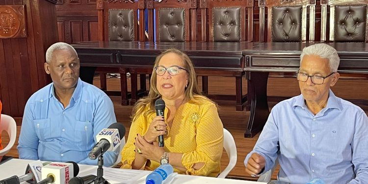 Autoridades Santiago ofrecen detalles de la Gran Feria “Inespre está de Madre”