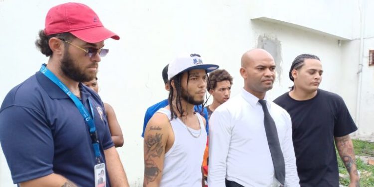 Se entrega hombre que amenazó a Abinader «porque quería sonido»