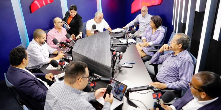 Fredy Fernandez asegura encabeza todas las encuestas para ganar la senaduría de Hermanas Mirabal