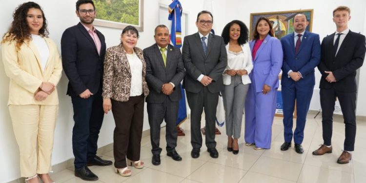 RD y Colombia comparten experiencias en materia de persecución de delitos ambientales