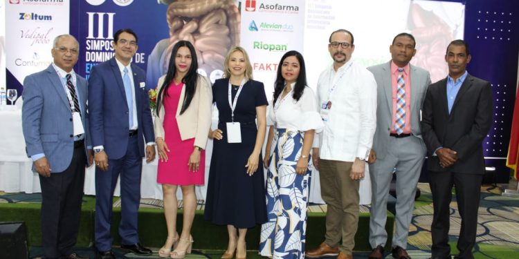 Celebran III Simposio dominicano de Enfermedad Inflamatoria Intestinal
