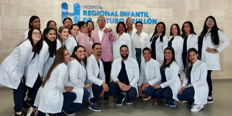 Sociedad de Pediatría recibe nuevos pediatras que ofrecerán servicios en diferentes centros