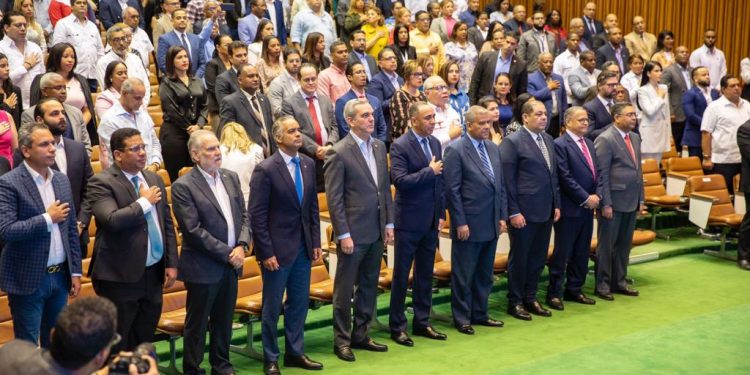 Presidente Abinader encabeza puesta en funcionamiento plataforma web de validación documentos y firmas digitales, “Validafirma”