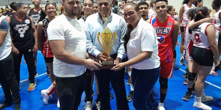 Inauguran II torneo de voleibol Gurabo 2023