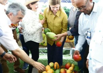 Vicepresidenta visita Feria Expo Mango 2023