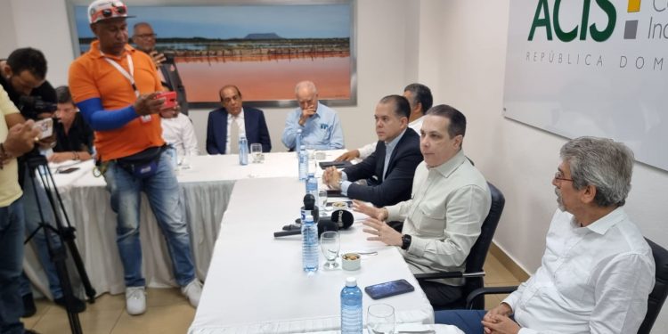 La ACIS y Patrimonio Cultural y Monumental dan seguimiento a hermoseamiento de áreas turísticas de Santiago