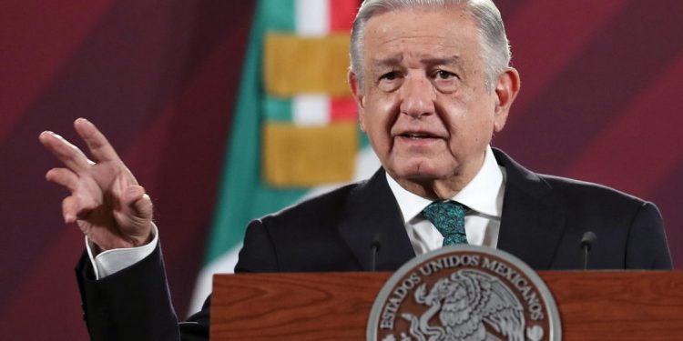 Presidente de México reconoce que militares ejecutaron a cinco personas en la frontera