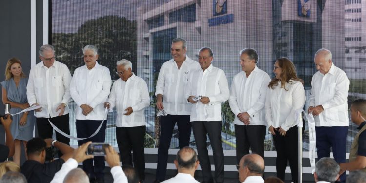 Con una inversión de RD$758 millones y la presencia del presidente Luis Abinader, APAP inaugura su Edificio de Negocios en Santiago