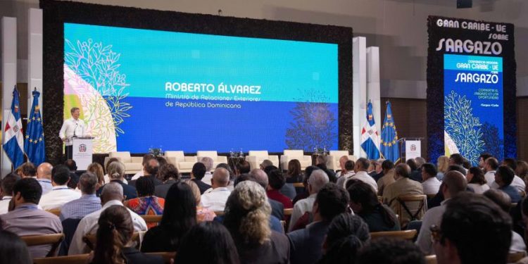 Abogan por enfrentar sargazo con un proyecto regional