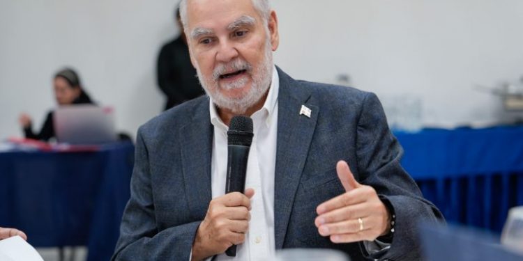 Ceara Hatton resalta importancia de la educación ambiental en la protección de los recursos naturales