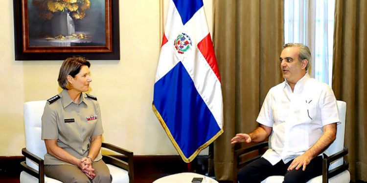 Jefa Comando Sur dice EE.UU. ayuda a Canadá con Haití