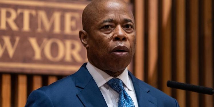 Eric Adams dice que Dios se le ha aparecido varias veces para ayudarlo a dirigir Nueva York