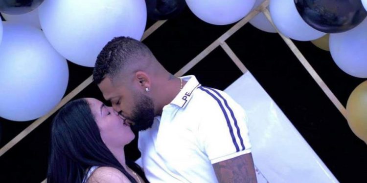 Detienen a esposa del urbano El Mayor Clásico por apuñalar al artista