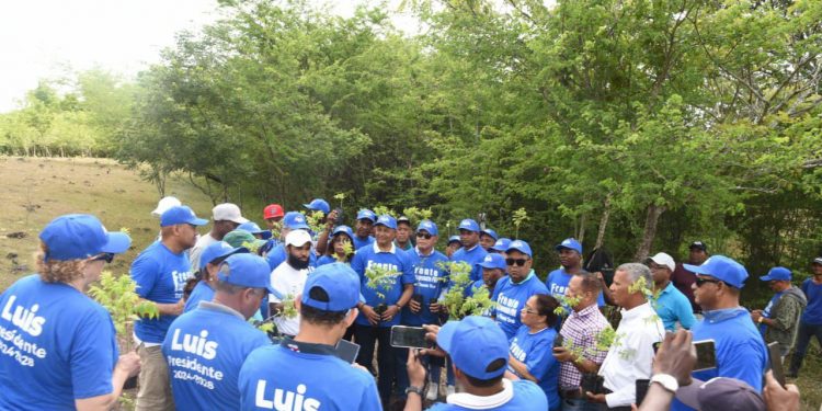 Frente Agropecuario del PRM apoya Plan de reforestación del presidente Luis AbinaderSan Luis , Santo Domingo Este.