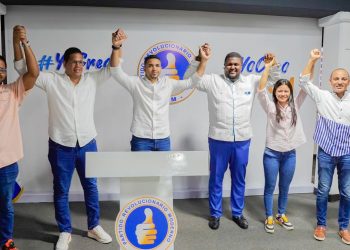 Excandidato a diputado Luis Carlos Vargas abandona el PRD y se juramenta en el PRM