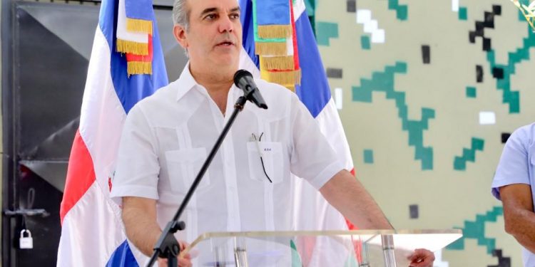 Presidente Abinader define de irresponsable a algunos organismos multilaterales que quieren que RD asuma situación de Haití