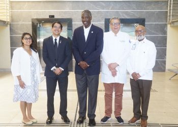 Encargado de Negocios de Embajada EEUU en RD visita el hospital Cabral y Báez