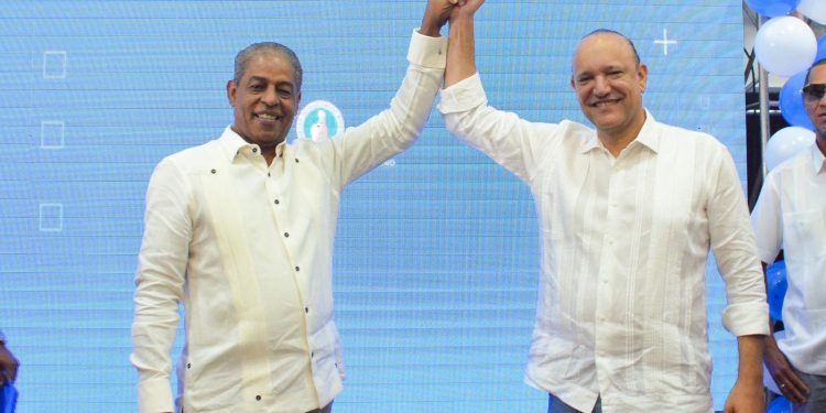 Ulises Rodríguez proclama a partir de febrero será el próximo alcalde de Santiago; recibe multitudinario respaldo de equipo de Federico Reinoso y otros dirigentes del PRM