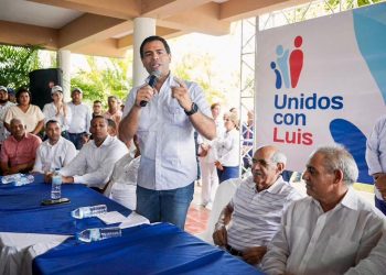 Roberto Ángel juramenta al exgobernador de Valverde y director operativo de campaña de Abel Martínez