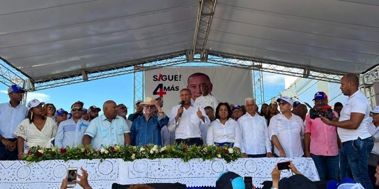 Senador Santiago Zorrilla lanza su campaña para un nuevo período con el respaldo del expresidente Hipólito Mejía