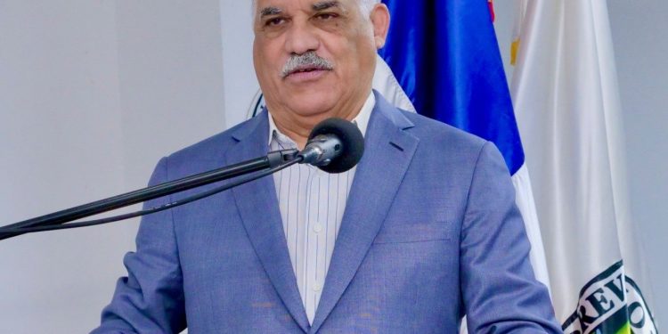 Miguel Vargas advierte sobre peligro de censura y violación a libertad de prensa