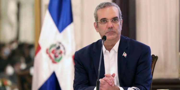 Presidente Abinader ordena impedir entrada a RD de dos extranjeros