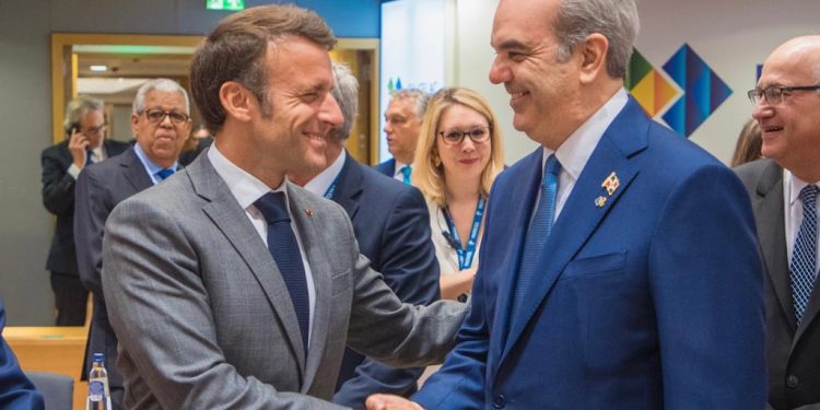 Abinader saluda a líderes de UE como Macron y celebra bilaterales con dirigentes caribeños