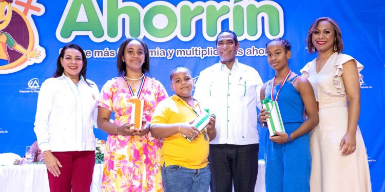 Cooperativa La Altagracia, Inc. Premia La Excelencia Académica