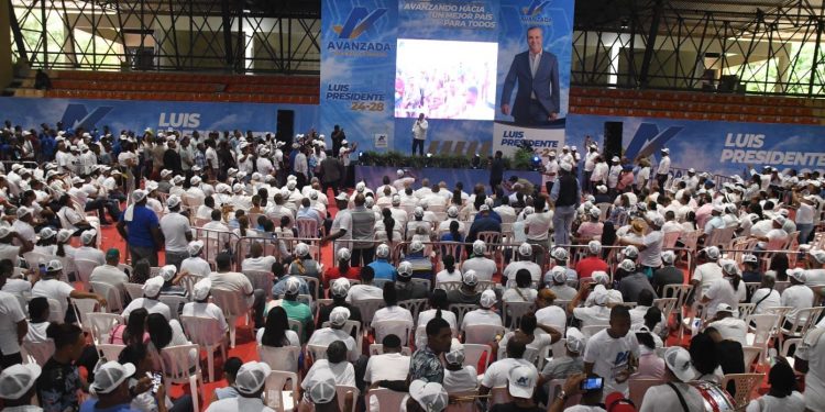 Camacho lanza movimiento de apoyo a la reelección de Abinader Carolina Mejía juramenta miembros de Avanzada Democrática Moderna