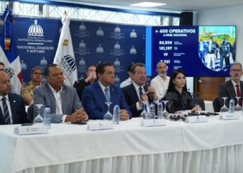Gobierno afirma ha decomisado 84 mil botellas de alcohol adulterado; desmantela 19 fábricas clandestinas