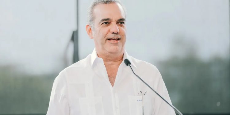 Abinader no está obligado a tomar licencia si decide repostularse, según consultor jurídico