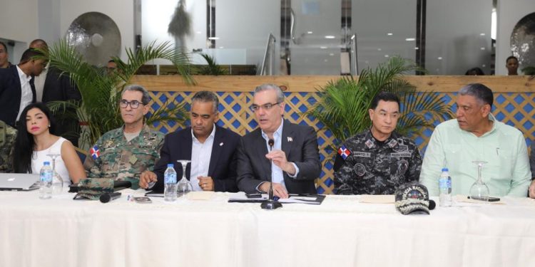El presidente Abinader encabeza reunión de seguridad ciudadana