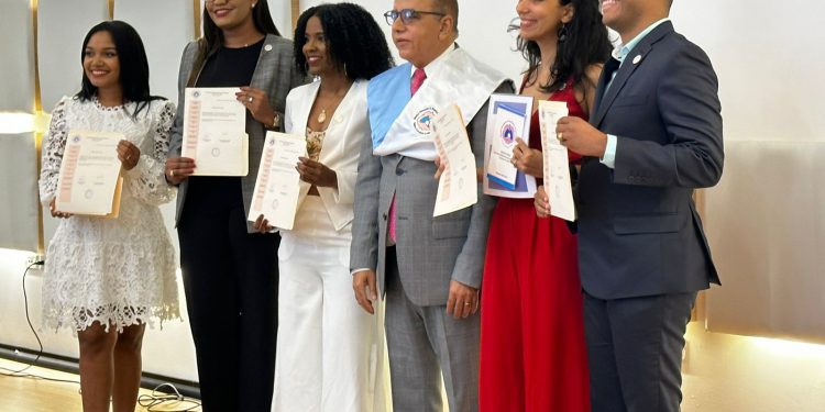 Presidente Sociedad Dominicana de Neumología juramenta nuevos miembros