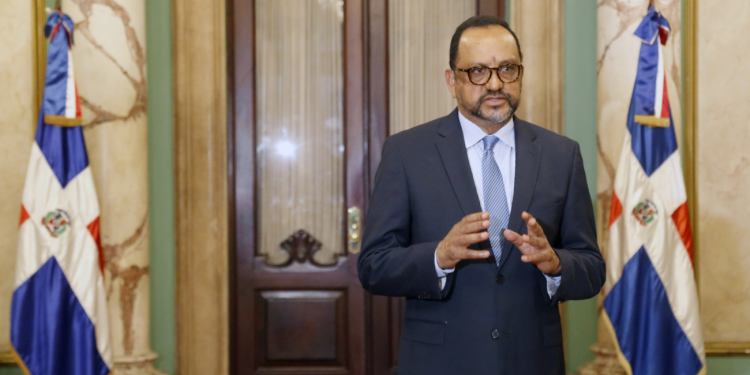 Consultor Jurídico reafirma la sujeción total del Gobierno al orden constitucional