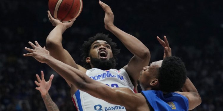 Towns anota 26 y Dominicana inicia con victoria en el Mundial ante Filipinas