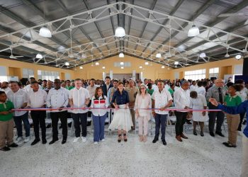 Gobierno entrega tres escuelas primarias en La Romana, Monte Plata y San Cristóbal garantizando educación de calidad a 2,205 estudiantes