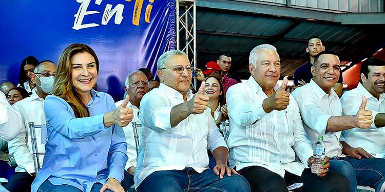 Mientras frente opositor sigue en veremos, PRM define las candidaturas