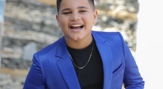 Robert guzmán del Teatro del Cibao a cantarle al presidente de la Rep. Dominicana