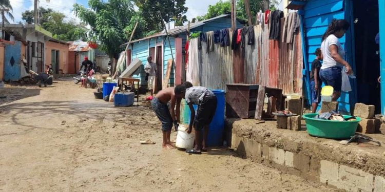 Gobierno elabora plan de ayuda y reparación de daños por Franklin