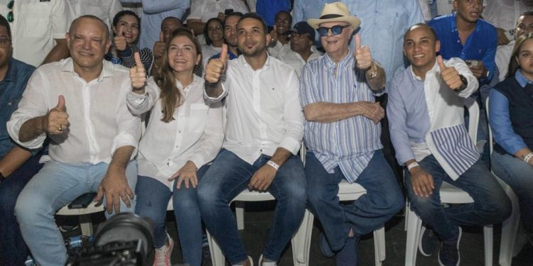 Jóvenes de todo el país se reúnen en Santiago para pedirle cuatro años más a Luis Abinader