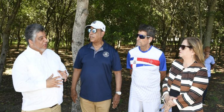 Senador de NY Adriano Espaillat trae al país programa comunitario de entrenamiento deportivo