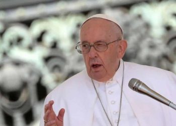 El papa Francisco advierte sobre el impacto de la desinformación en el periodismo