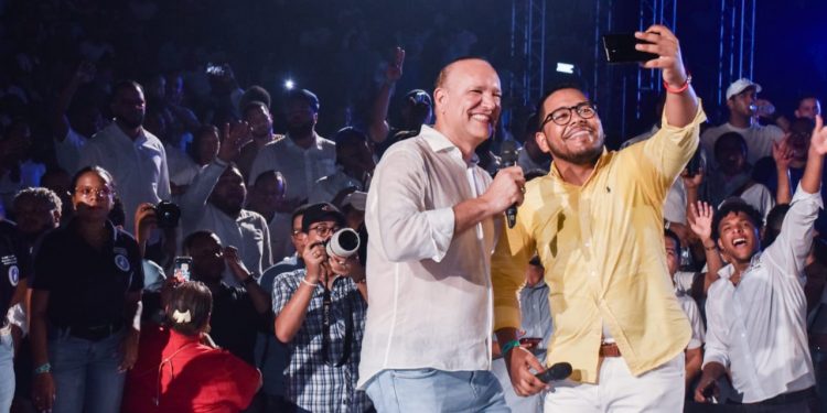 Precandidato alcalde Santiago Ulises Rodríguez recibe apoyo de miles de nuevos votantes