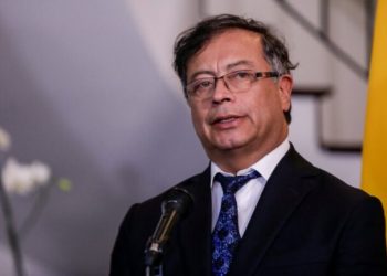 Petro deja claro que continuará su mandato