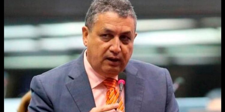 Alianza opositora no ha discutido plazas grandes, según diputado peledeísta