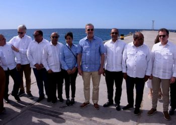 Abinader retoma puerto de Manzanillo y obras