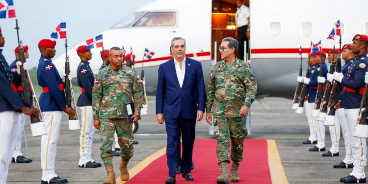 Abinader regresó al país la tarde del domingo tras participar de actividades en Nueva York