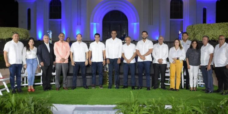 Wellington Arnaud presenta proyecto para mejorar servicios de agua potable en provincia Espaillat