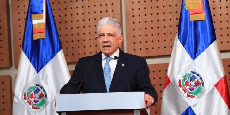 Eduardo Estrella rinde cuentas de su gestión en el Senado