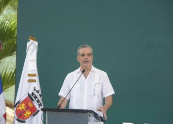 Abinader coquetea con la reelección: "El cambio sigue"